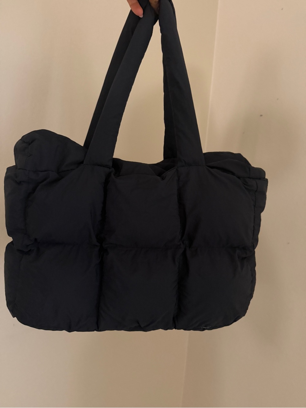 Source Unknown Black Quilted Puffer Tote
